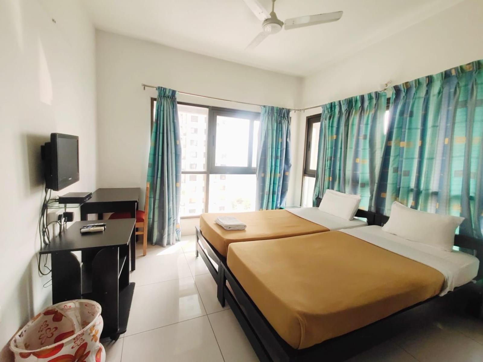Private Rooms In Blue Ridge Hinjawadi Exterior photo